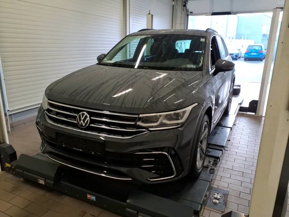 Pogled sprijeda lijevo