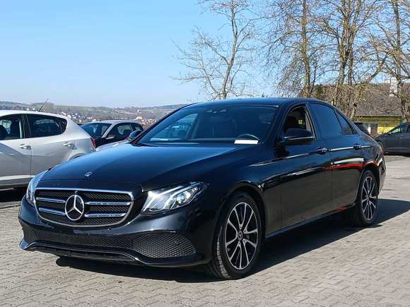 Vaizdas iš priekio kairės