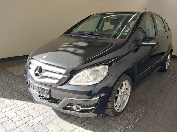 Pogled sprijeda lijevo