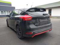 Vista traseira esquerda