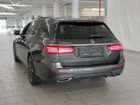 Vaizdas iš galo kairės