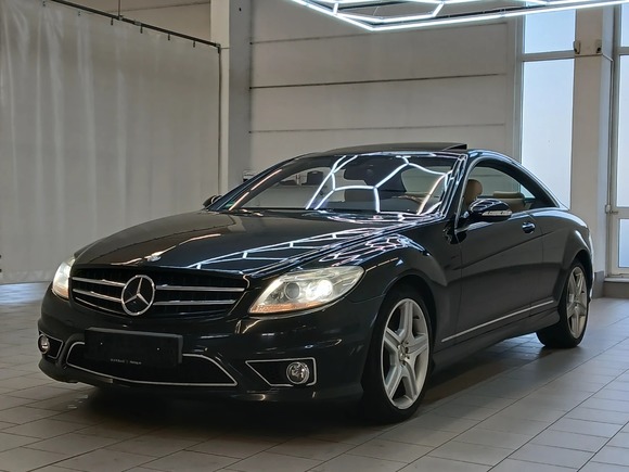 Vaizdas iš priekio kairės