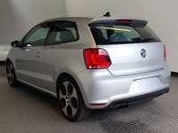 Vue de l’arrière gauche