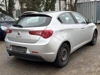 Aanzicht achter rechts