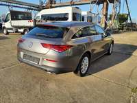 Pogled od pozadi desno