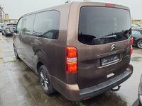 Pogled od pozadi levo