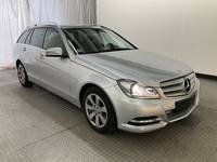 Pogled sprijeda desno