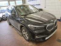 Pogled desno spredaj