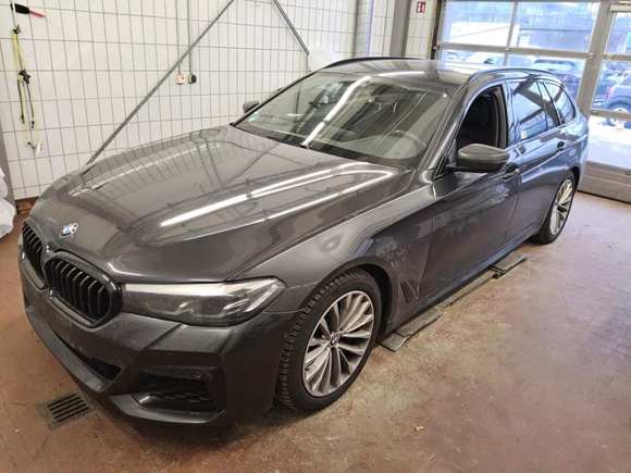 Вид спереди слева