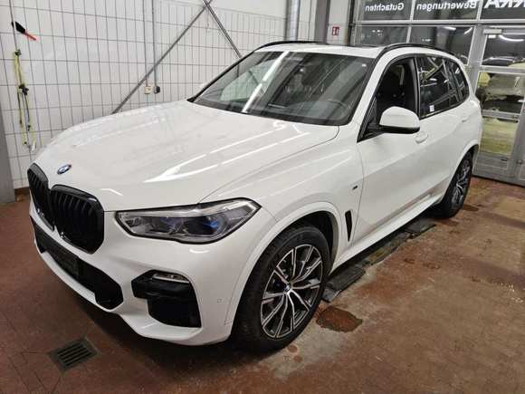 Вид спереди слева