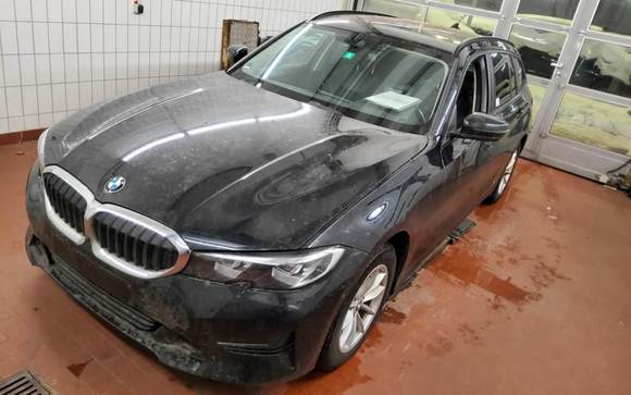 Вид спереди слева