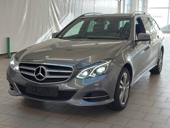 Vaizdas iš priekio kairės