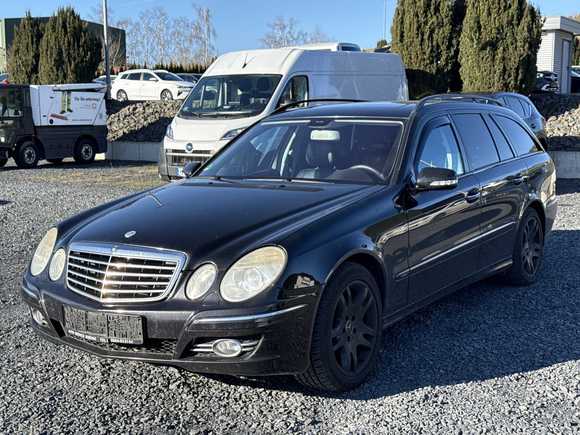 Vaizdas iš priekio kairės