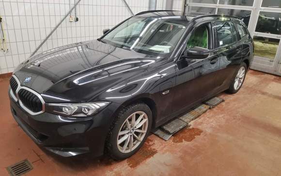 Вид спереди слева