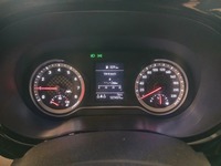 Pohľad na združený prístroj na palubnej doske