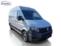 Skats no labās puses priekšā