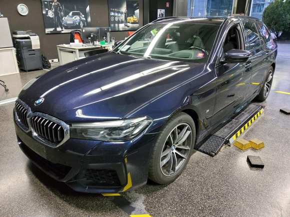 Náhled zpředu zleva