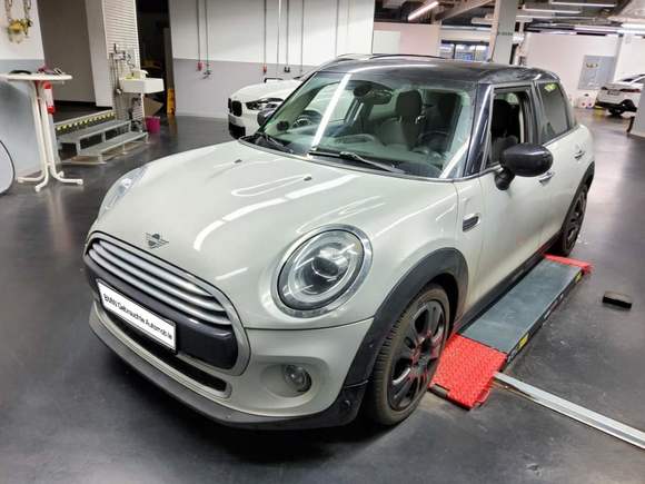 Náhled zpředu zleva