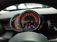 Pohled na přístrojovou desku