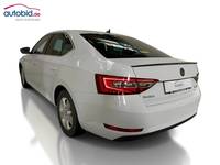 Aanzicht achter links