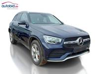 Pogled sprijeda desno