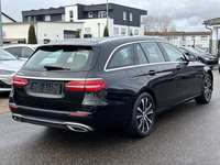 Vaizdas iš galo dešinės