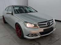 Вид спереди справа