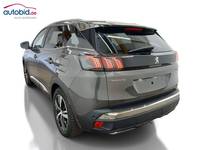 Vue de l’arrière gauche