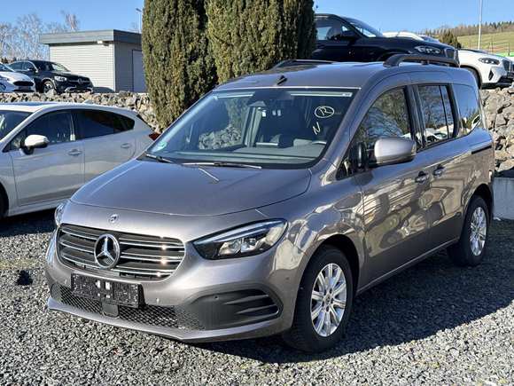 Vaizdas iš priekio kairės