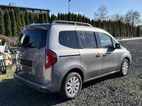 Vaizdas iš galo dešinės