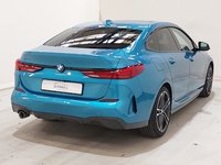 Pogled od pozadi desno