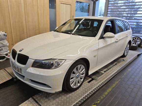 Vista dianteira esquerda