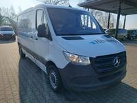 Pogled desno spredaj