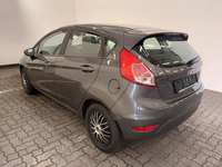 Vue de l’arrière gauche