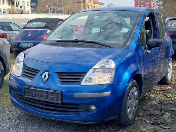 Vaizdas iš priekio kairės