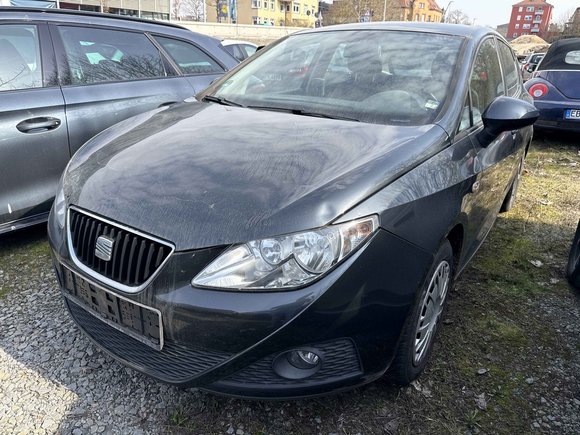 Vaizdas iš priekio kairės