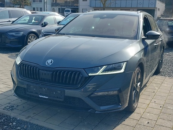 Vaizdas iš priekio kairės