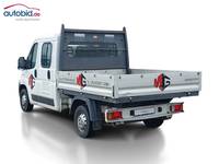 Vue de l’arrière gauche