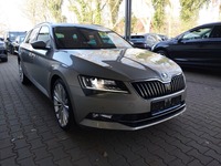 Pogled desno spredaj