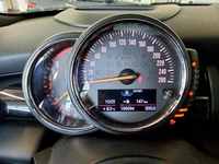 Pohled na přístrojovou desku