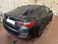 Vue de l’arrière droit