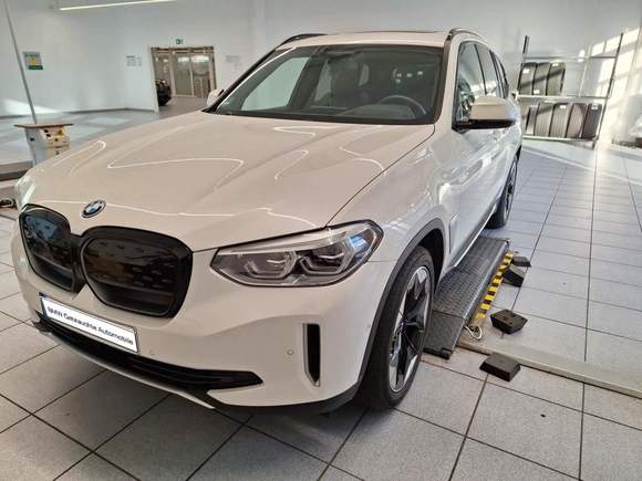 Vue de l’avant gauche