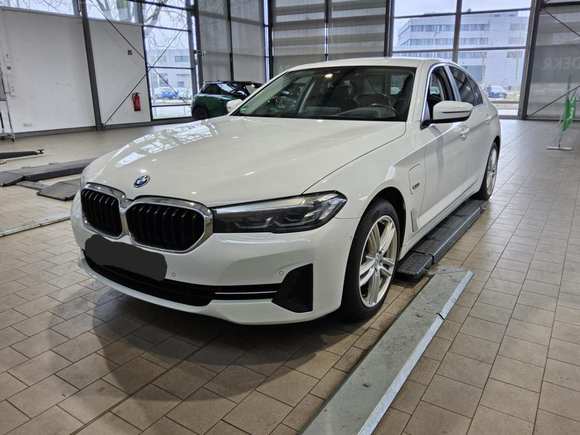 Vue de l’avant gauche