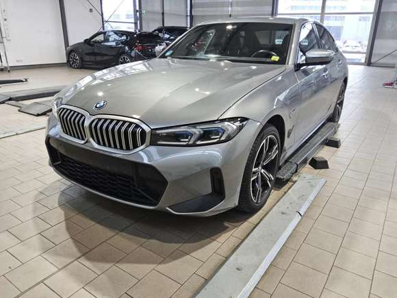 Vue de l’avant gauche