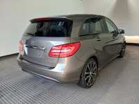 Aanzicht achter rechts