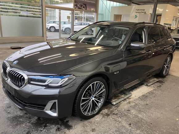 Vue de l’avant gauche