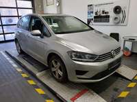 Pogled sprijeda desno