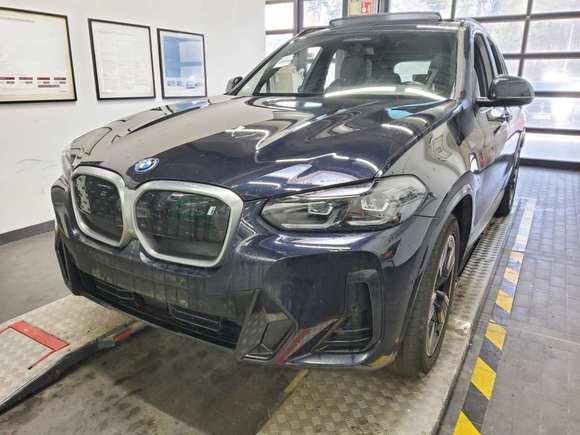 Pogled sprijeda lijevo