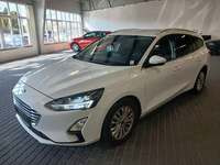 Skats no kreisās puses priekšā