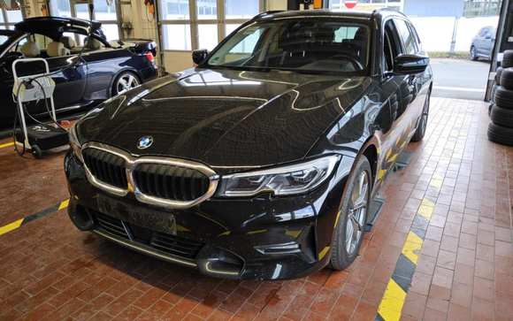 Pogled sprijeda lijevo